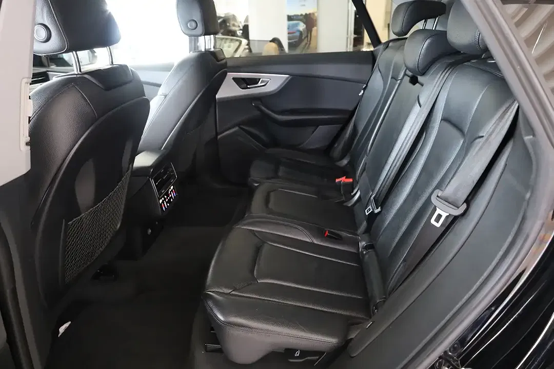 Audi Q8 55 TFSI quattro S line - Thumbnail 11