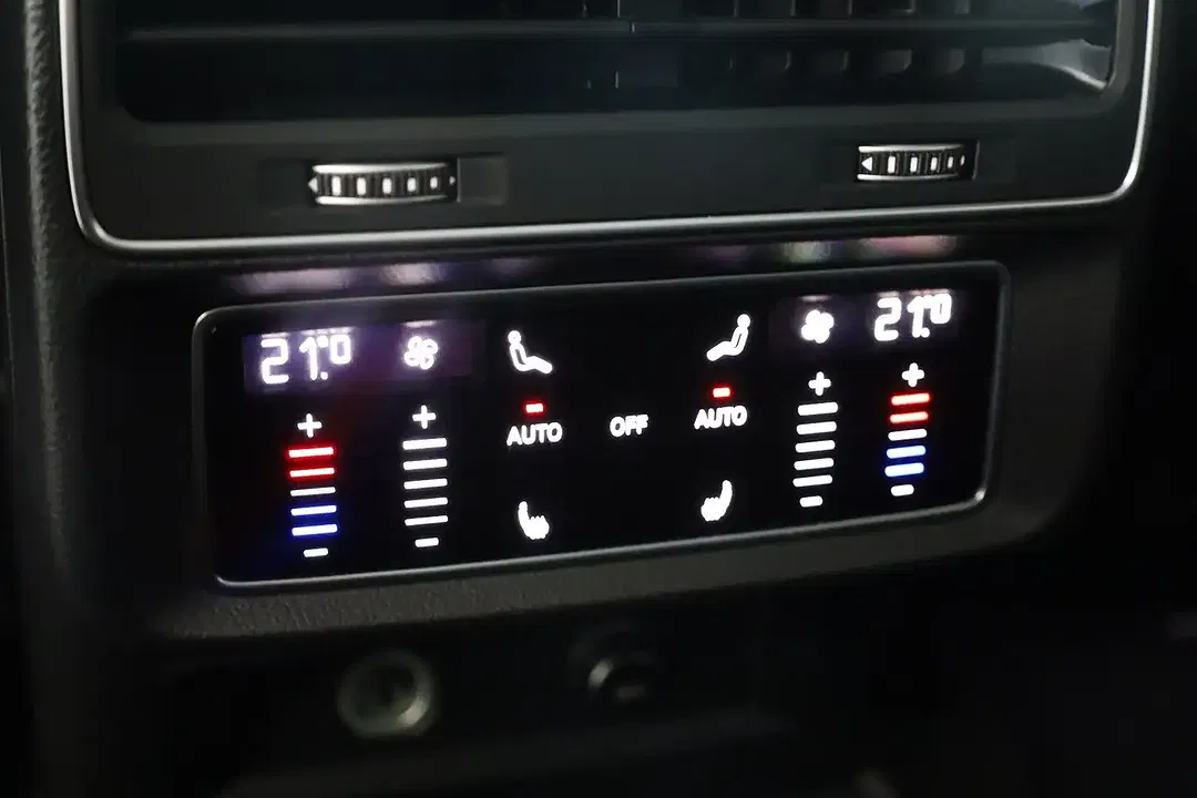 Audi Q8 55 TFSI quattro S line - Thumbnail 12