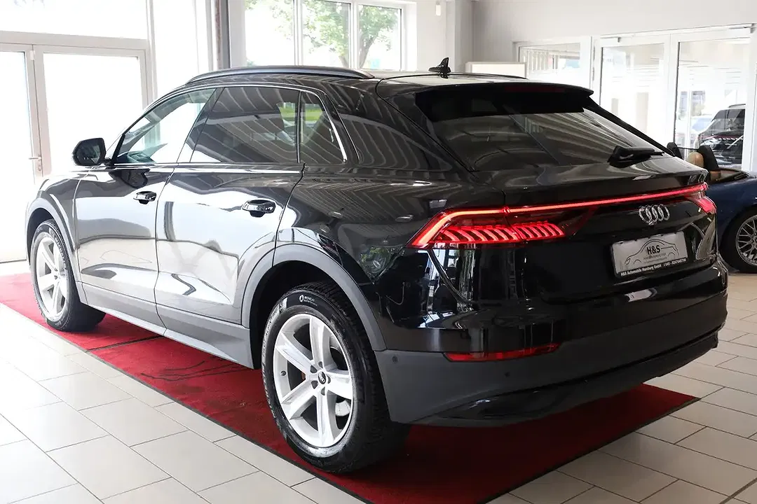 Audi Q8 55 TFSI quattro S line - Thumbnail 4