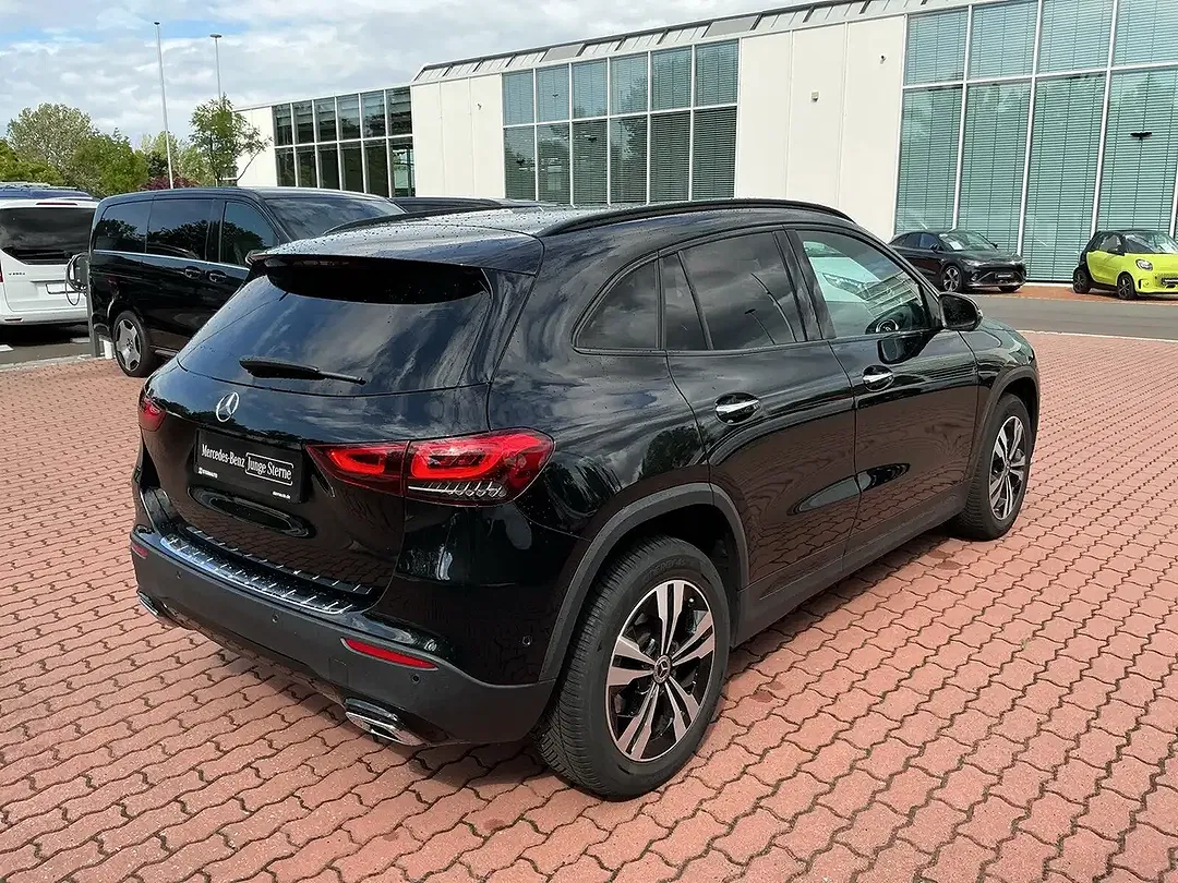 Mercedes-Benz GLA 250 4MATIC - Thumbnail 3
