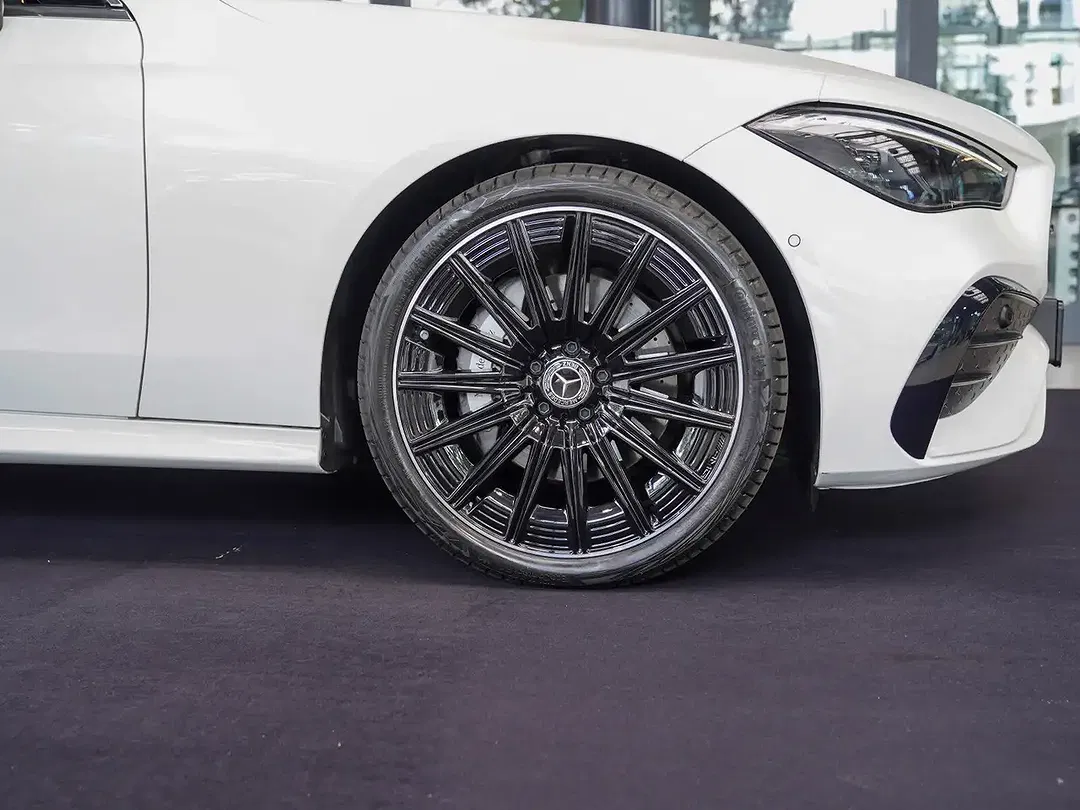 Mercedes-Benz CLE 180 AMG Line Night - Thumbnail 2