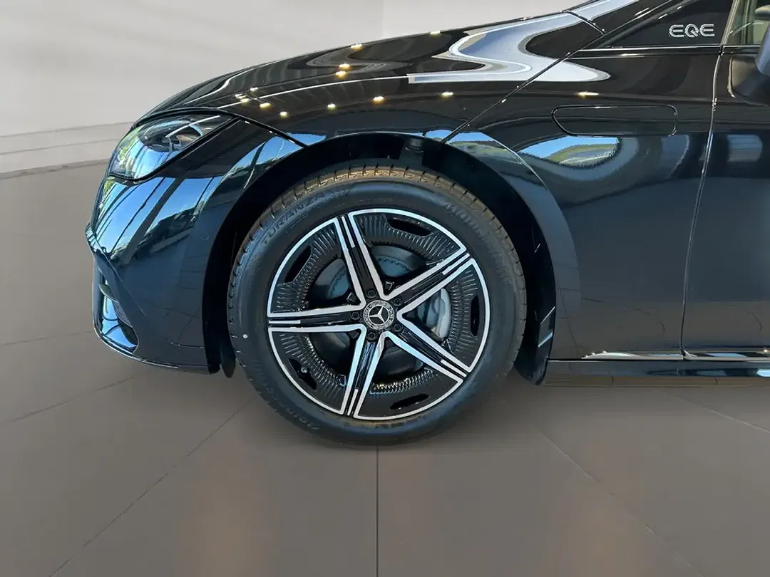 Mercedes-Benz EQE 300 AMG MBUX Burmester Night - Thumbnail 8