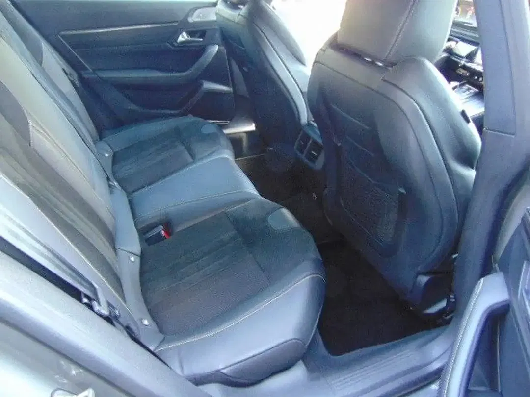 Peugeot 508 Hybrid4 SW - Thumbnail 10
