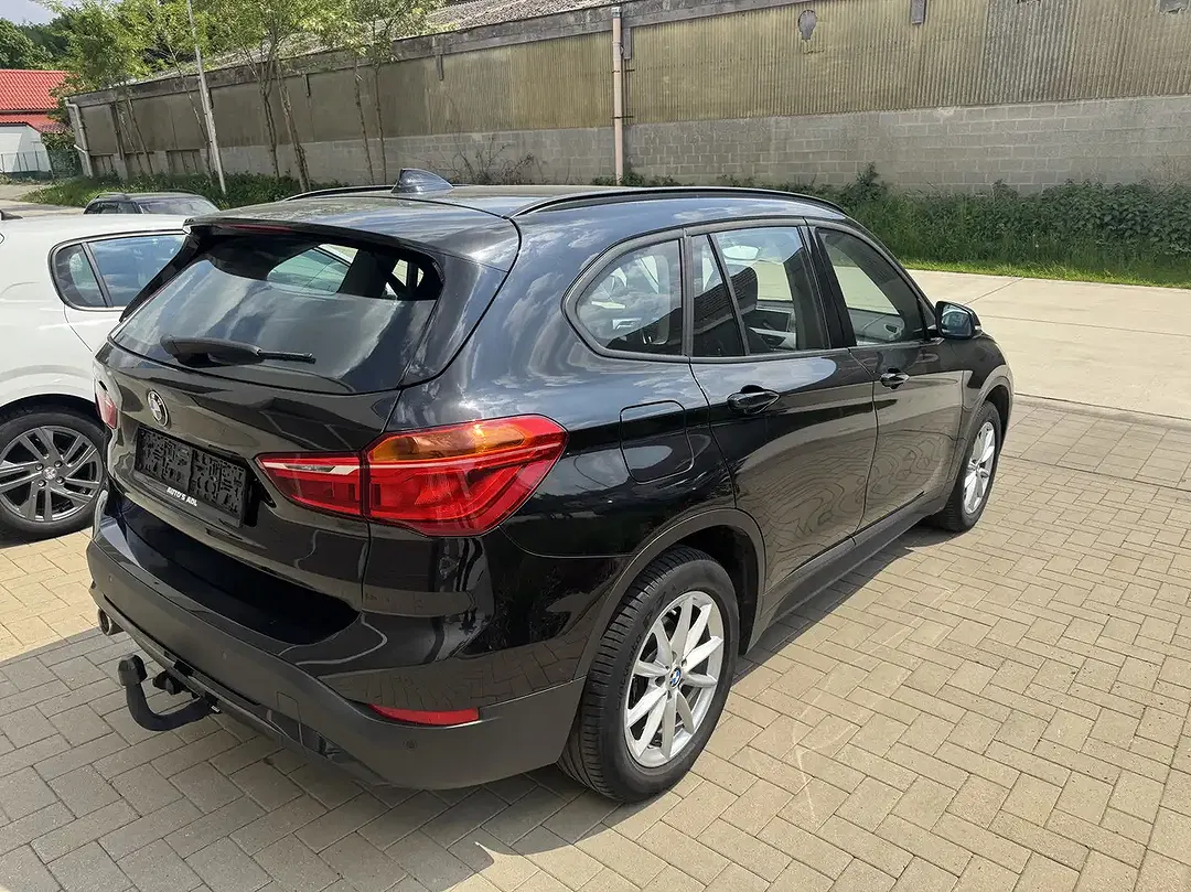 BMW X1 1.5 - foto 2