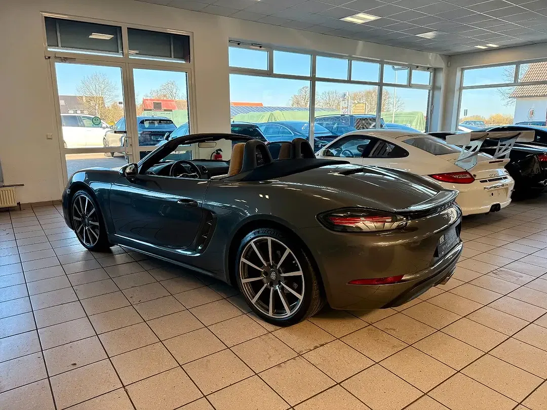 Porsche Boxster - Thumbnail 5