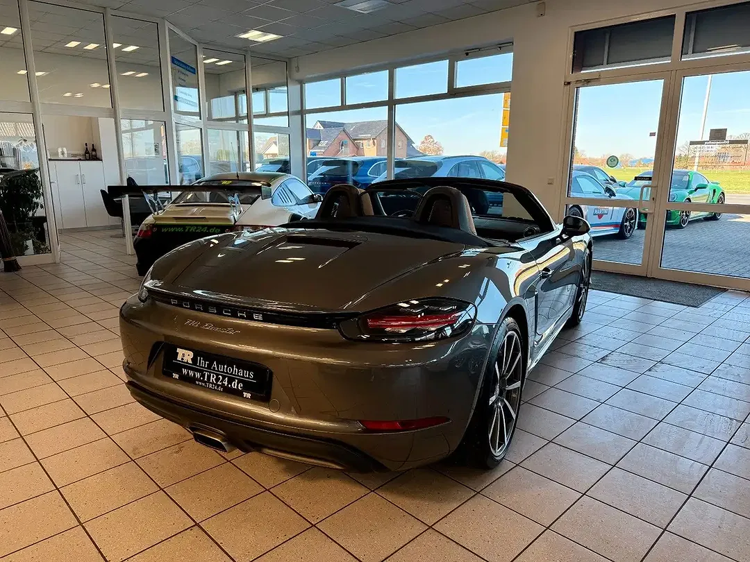 Porsche Boxster - Thumbnail 7