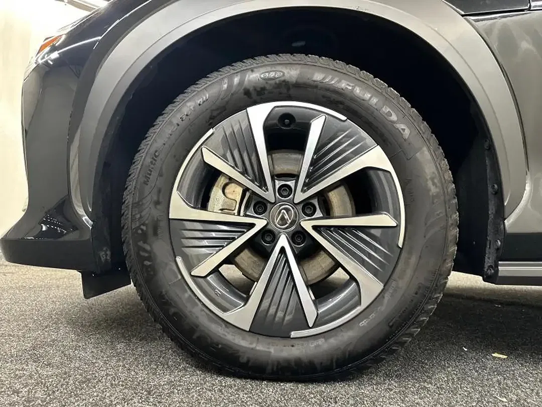 Lexus RZ 4x4 Executive Line - Thumbnail 13