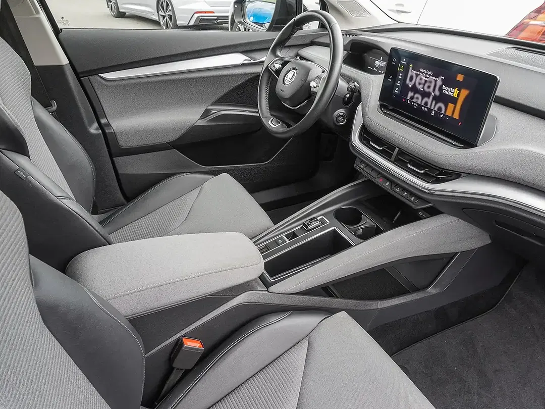 Skoda Enyaq 50 iV - Thumbnail 6