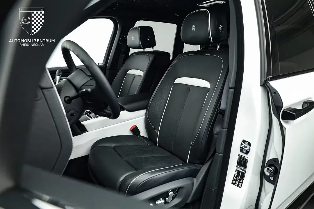 Rolls-Royce Cullinan Black Badge - Thumbnail 13