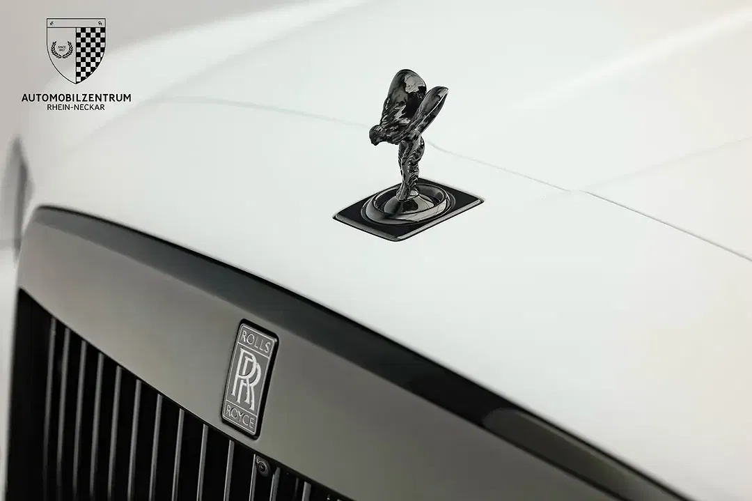 Rolls-Royce Cullinan Black Badge - Thumbnail 4