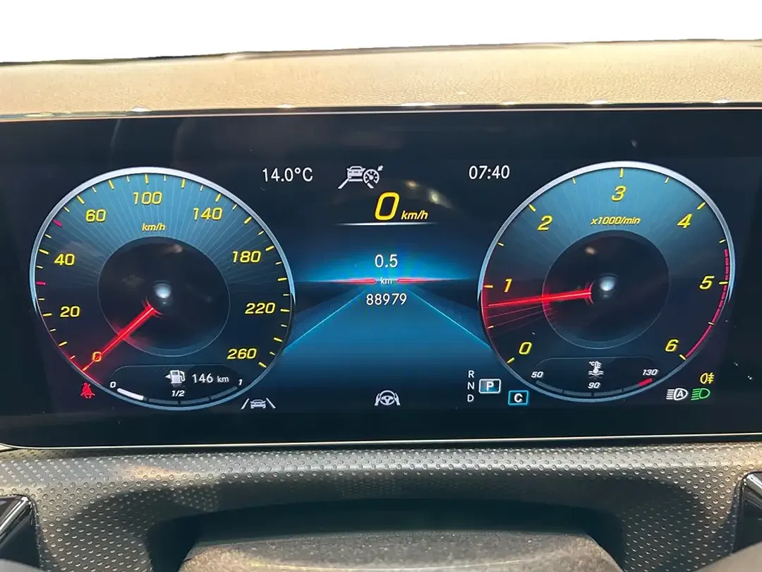 Mercedes-Benz CLA 220 AMG MBUX - Thumbnail 9
