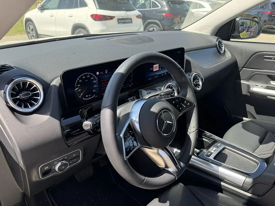 Mercedes-Benz GLA 180 Night - Thumbnail 8