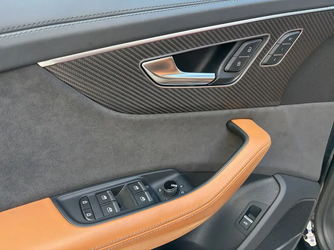 Audi RS Q8 4.0 TFSI quattro plus - Thumbnail 10