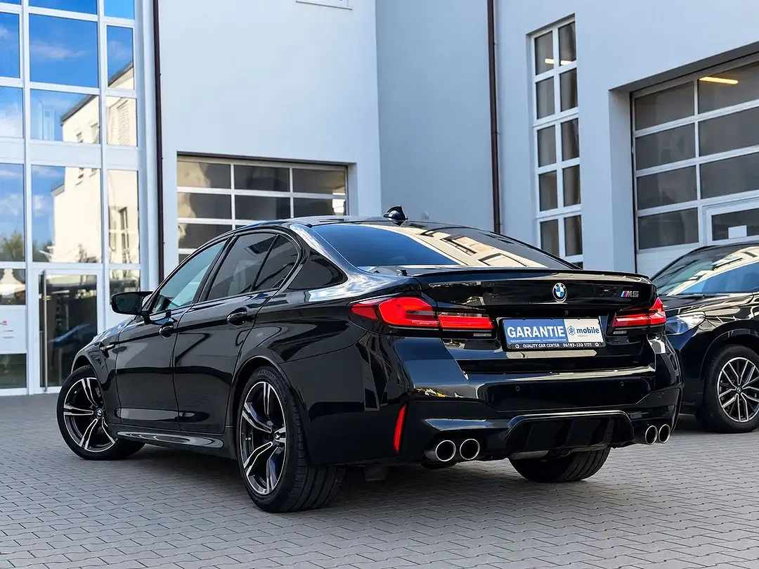 BMW M5 - Thumbnail 4
