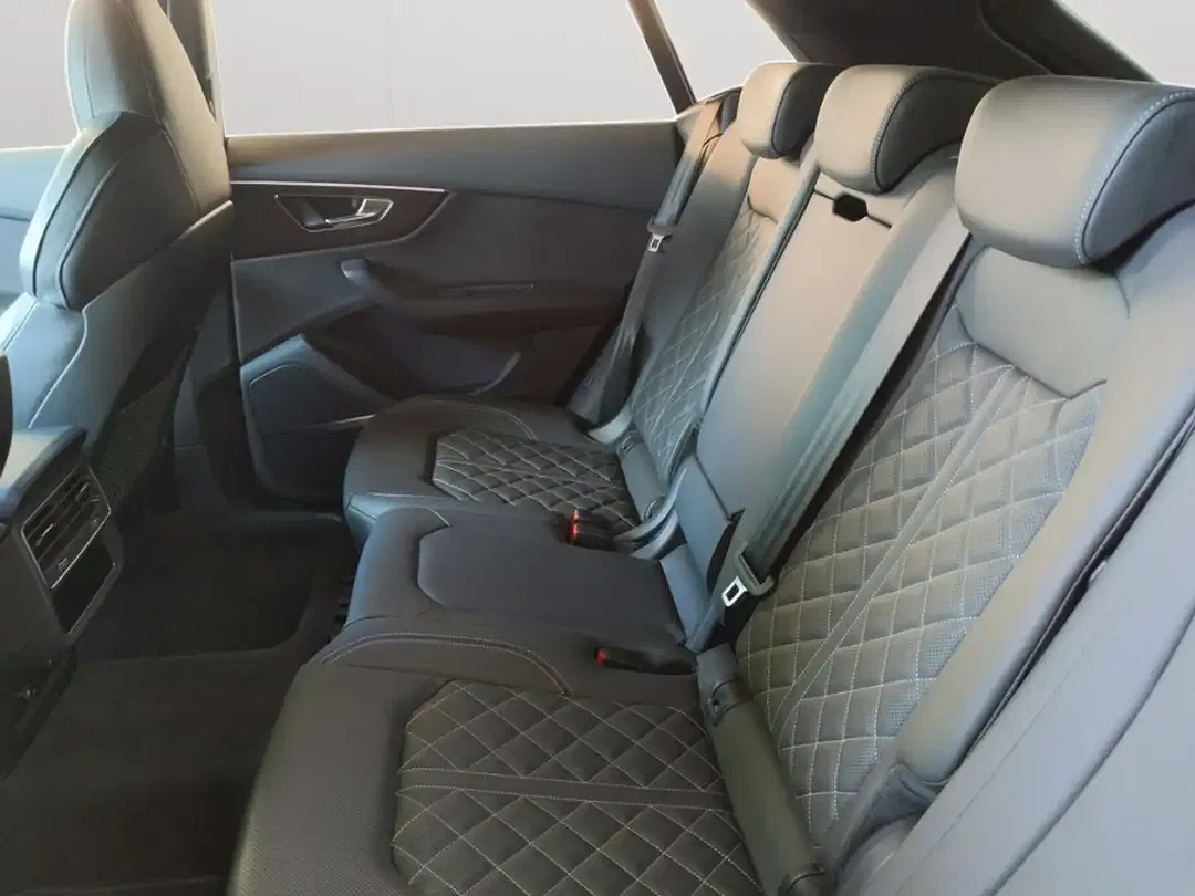 Audi SQ8 TFSI quattro competition plus Matrix LED - Thumbnail 13