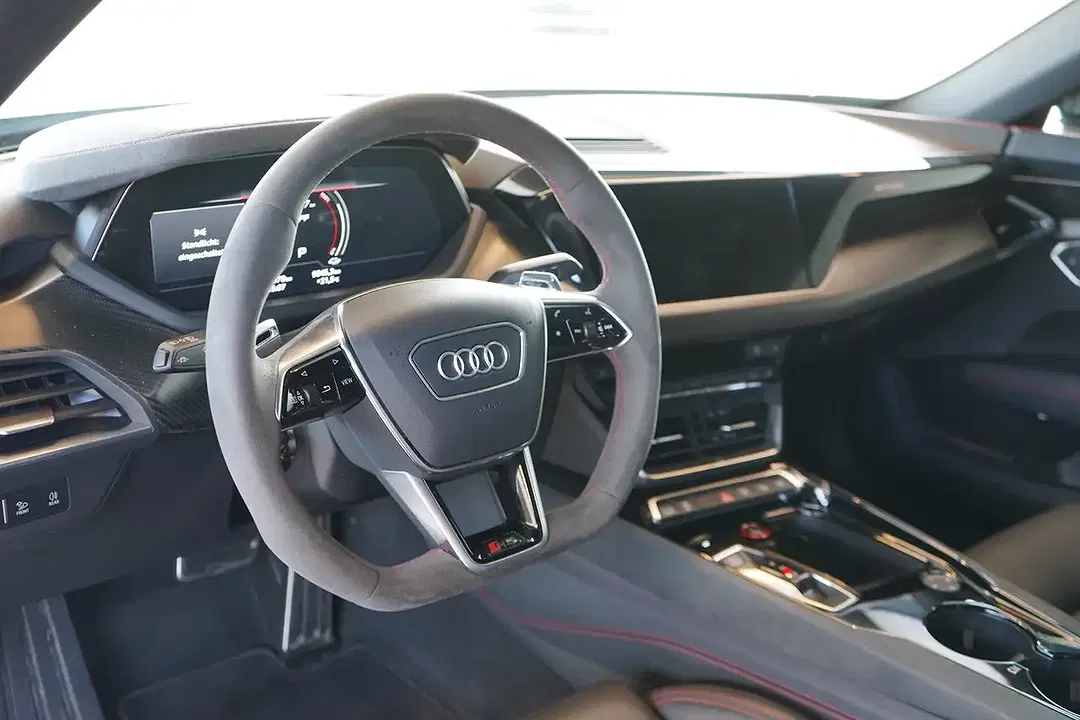 Audi RS e-tron GT - Thumbnail 3