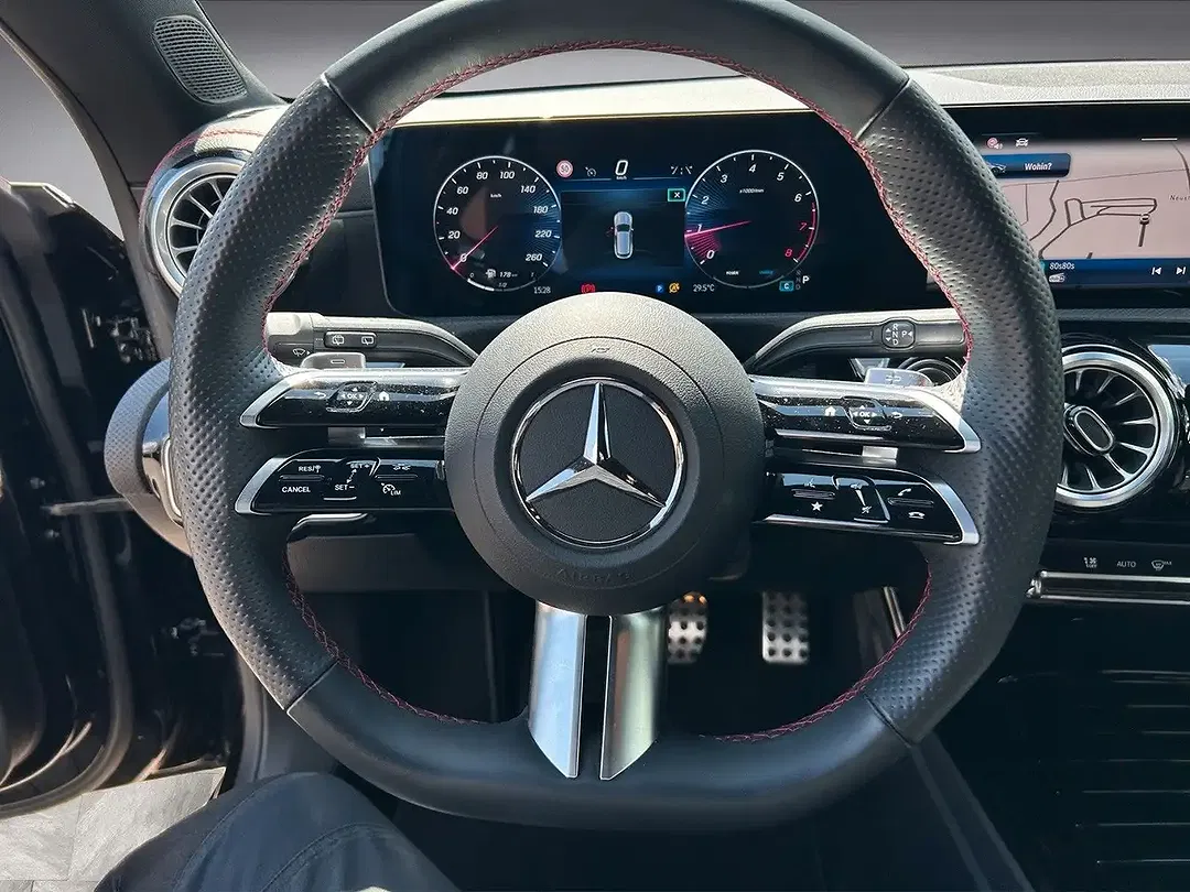 Mercedes-Benz CLA 180 MBUX AMG Line - Thumbnail 5