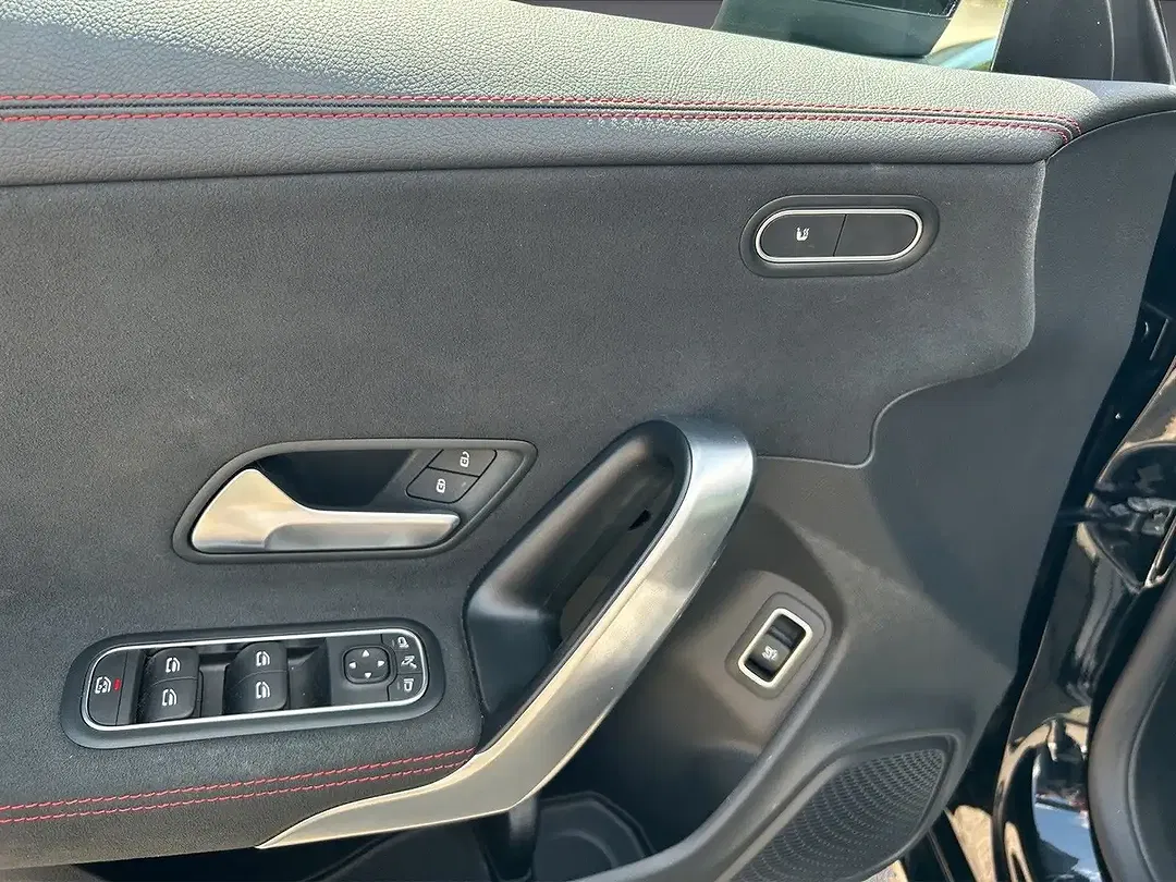 Mercedes-Benz CLA 180 MBUX AMG Line - Thumbnail 7