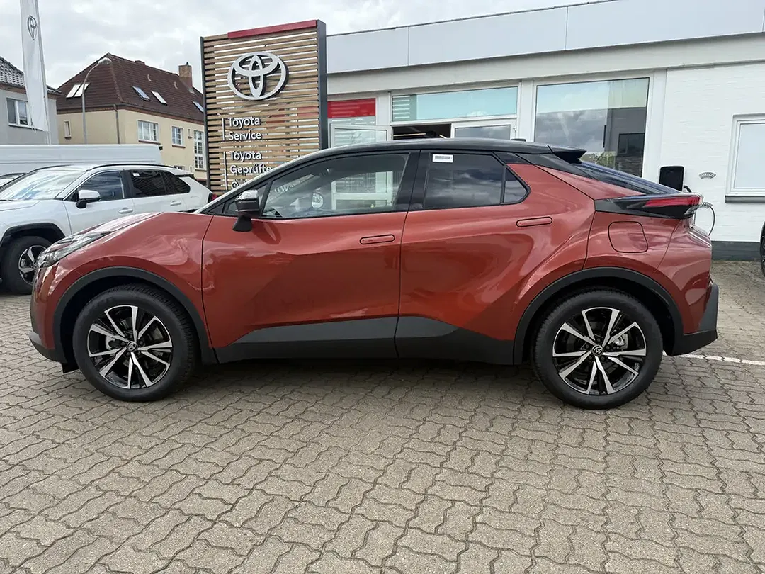 Toyota C-HR PHEV Teamplayer - Thumbnail 3