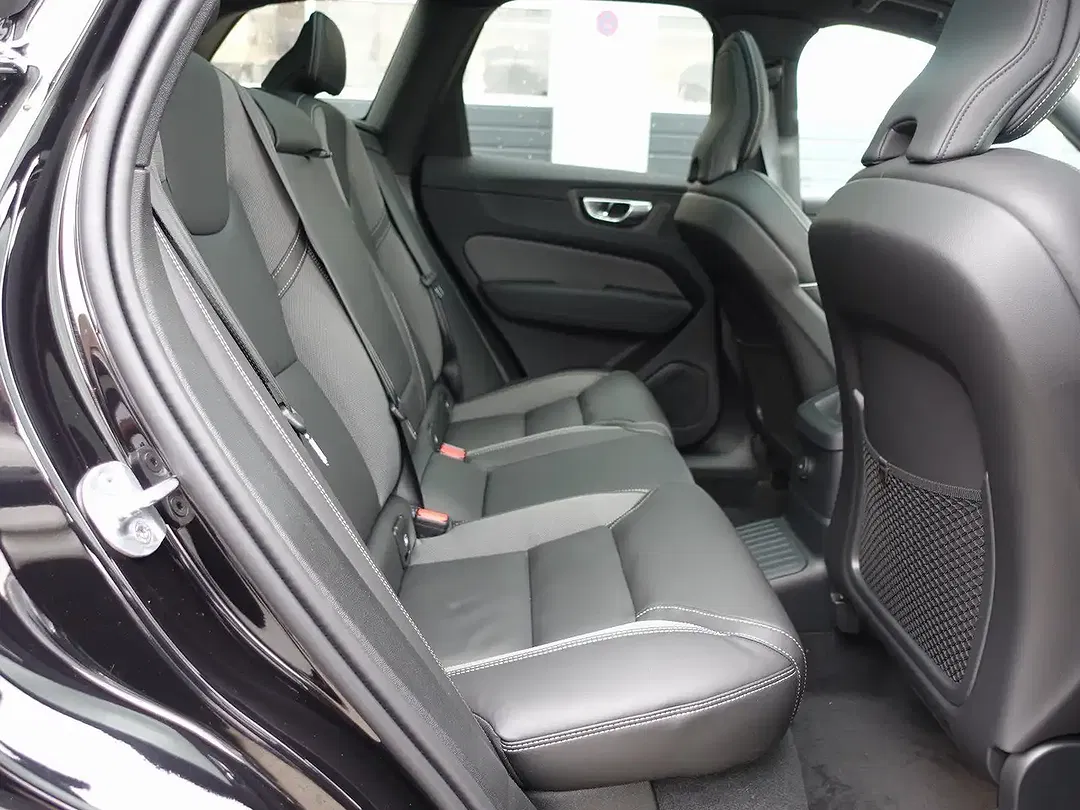 Volvo XC60 T8 AWD Edition - Thumbnail 11
