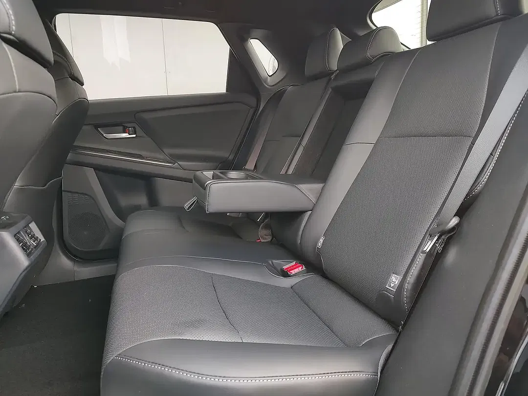Subaru Solterra AWD Comfort - Thumbnail 12