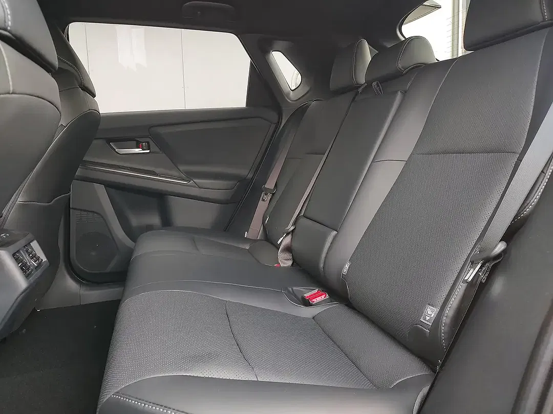 Subaru Solterra AWD Comfort - Thumbnail 14