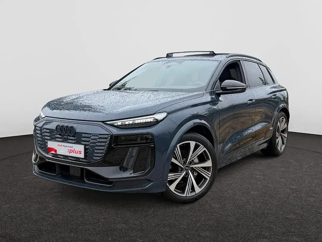 Audi Q6 e-tron 55 - Thumbnail 1