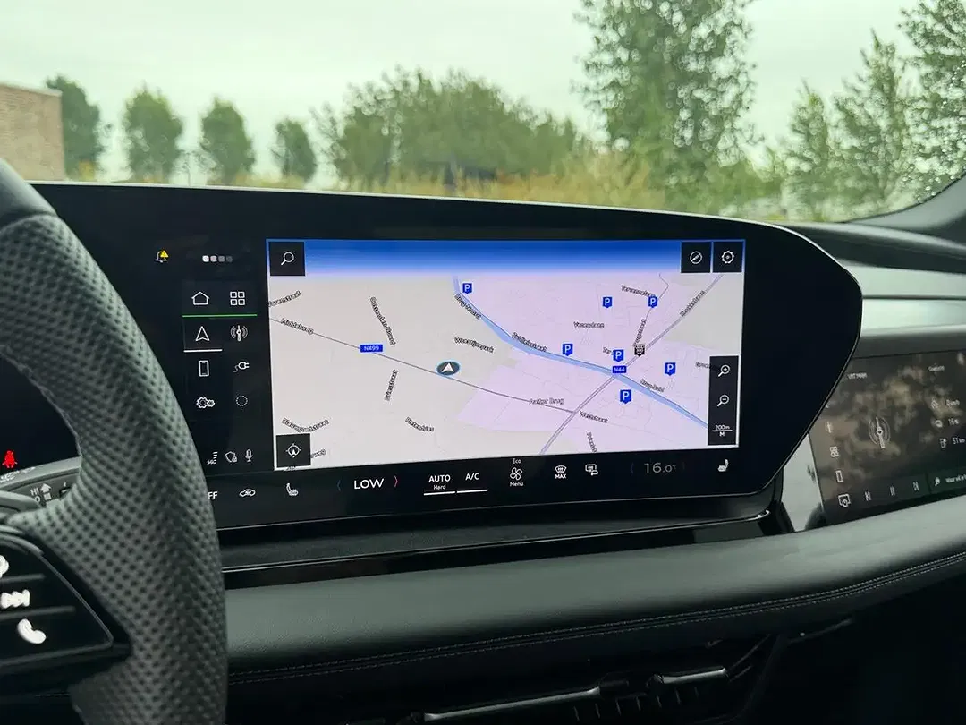 Audi Q6 e-tron 55 - Thumbnail 13