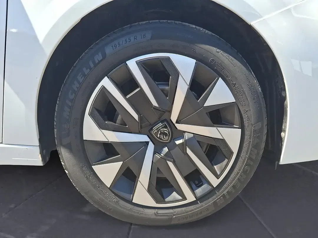 Peugeot 208 PureTech Active - Thumbnail 6