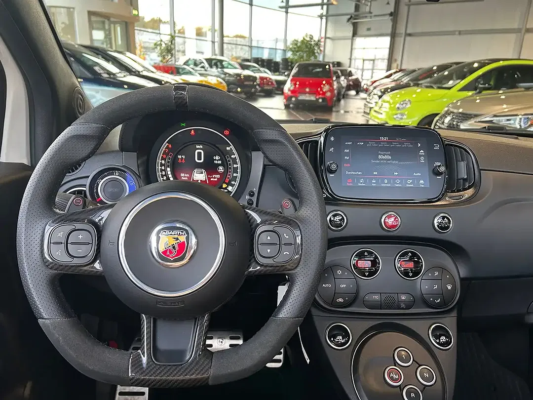 Abarth 695C 1.4 T-Jet - Thumbnail 12