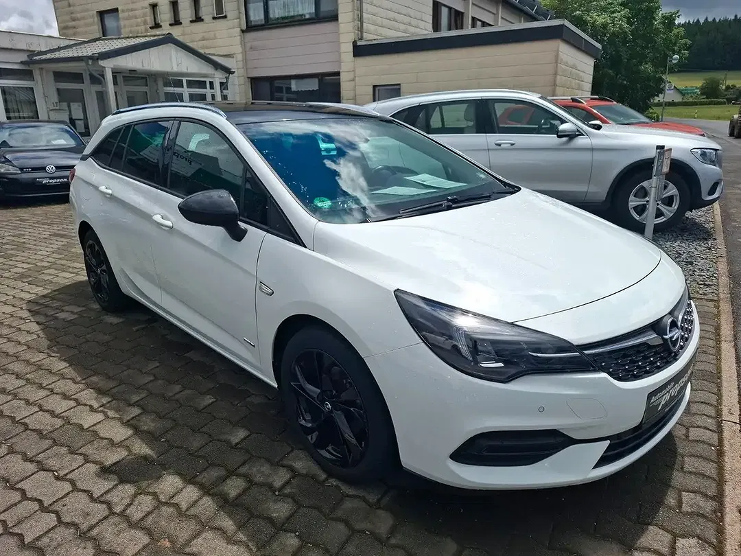 Opel Astra Design - Thumbnail 2
