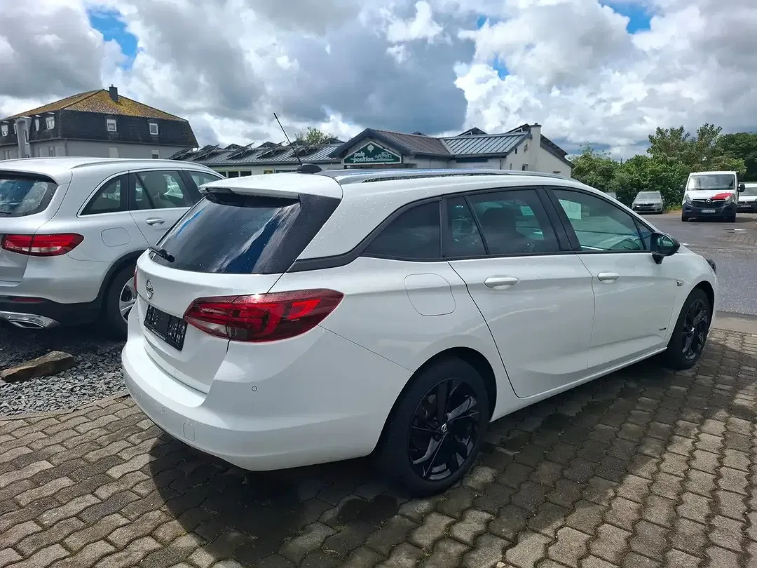 Opel Astra Design - Thumbnail 3