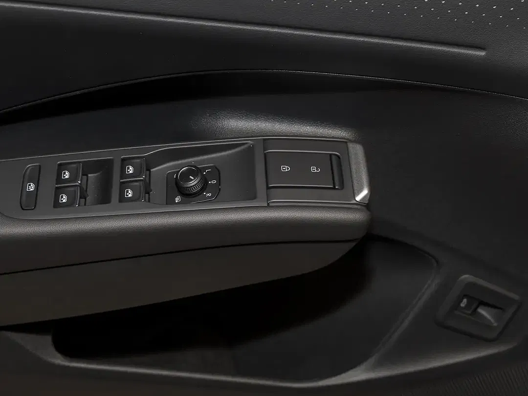 Volkswagen T-Roc 1.5 eTSI DSG R-Line Black Style - Thumbnail 9