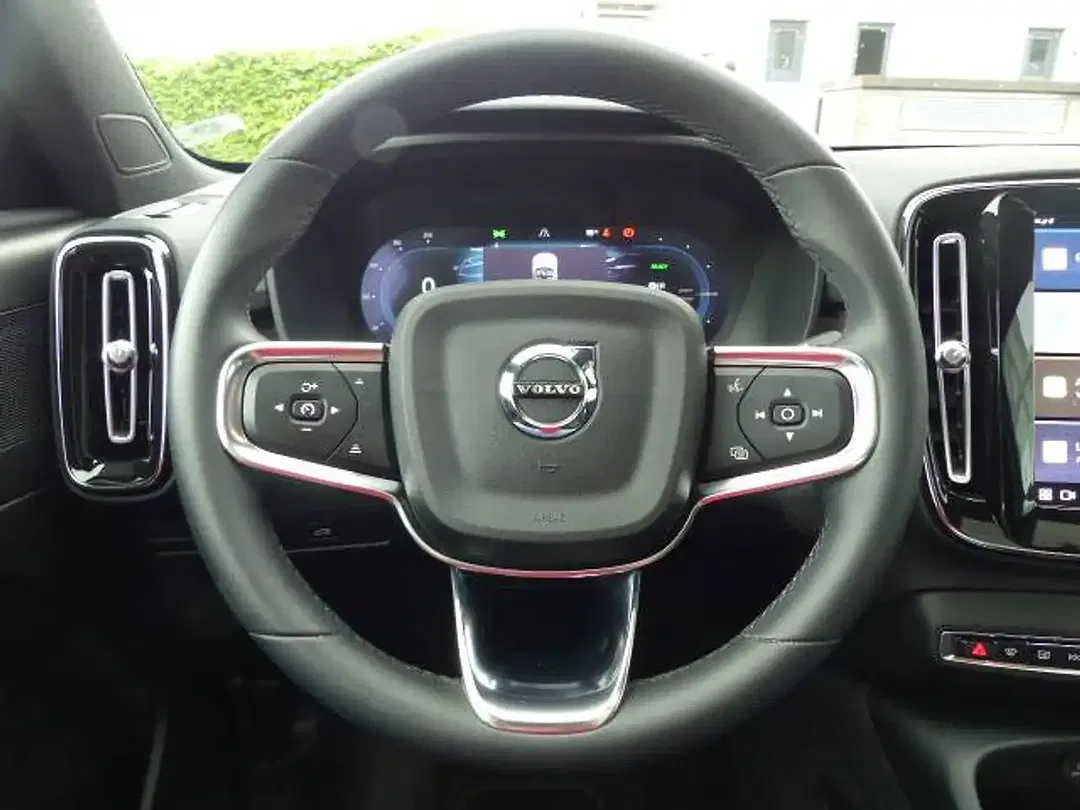 Volvo C40 Recharge Plus - Thumbnail 6