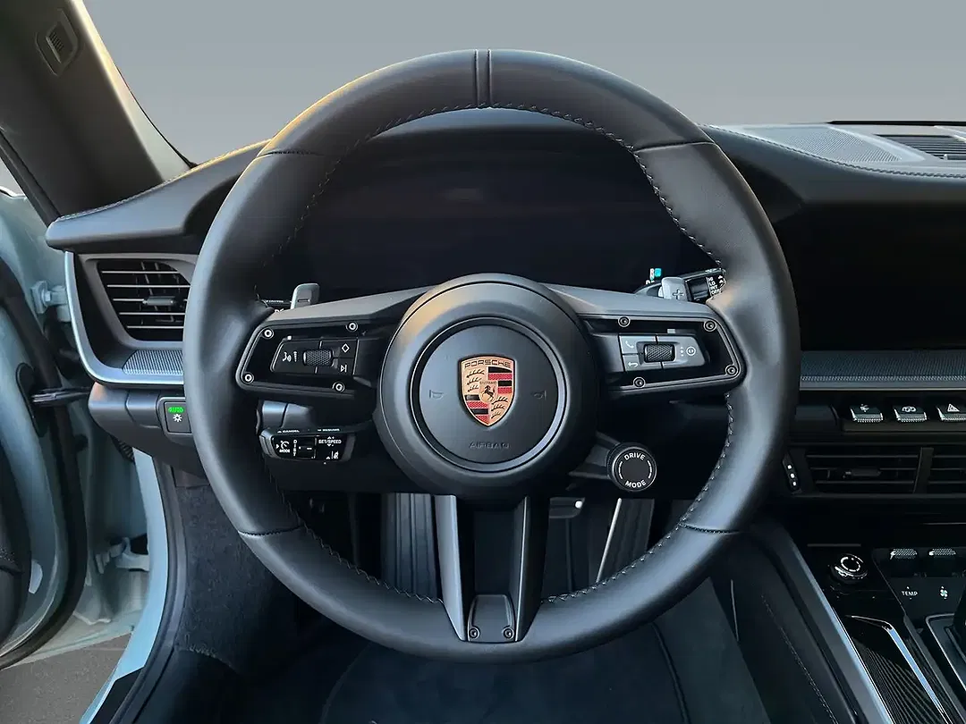 Porsche 992 Carrera 4S Cabriolet - Thumbnail 10