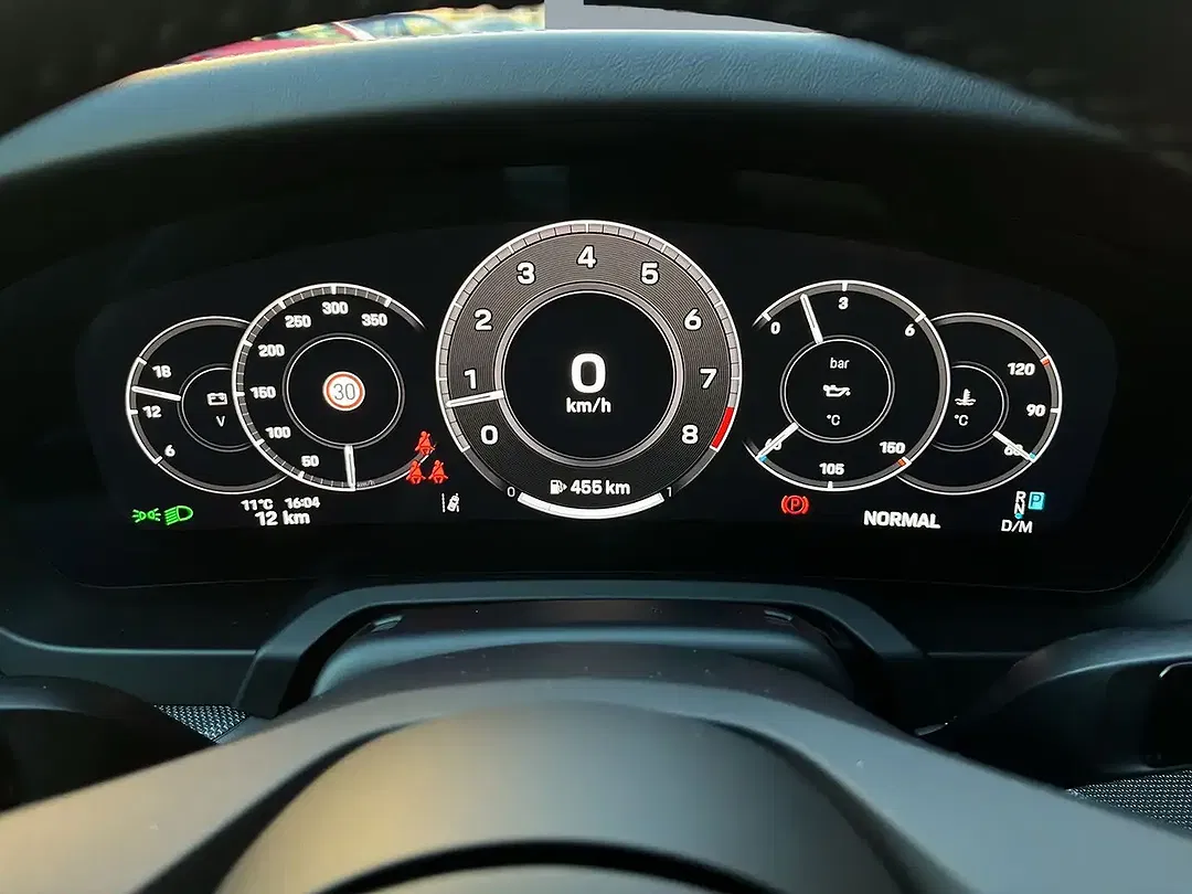 Porsche 992 Carrera 4S Cabriolet - Thumbnail 13
