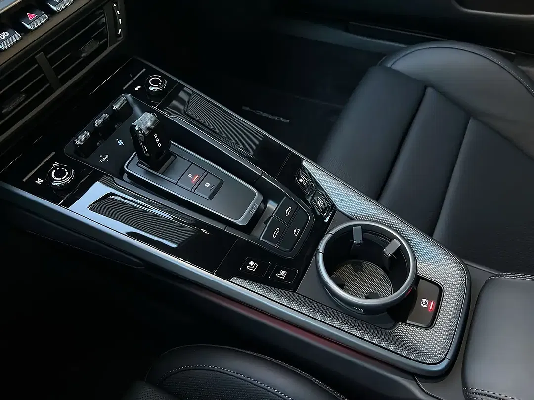 Porsche 992 Carrera 4S Cabriolet - Thumbnail 14