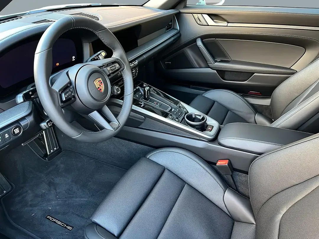 Porsche 992 Carrera 4S Cabriolet - Thumbnail 4