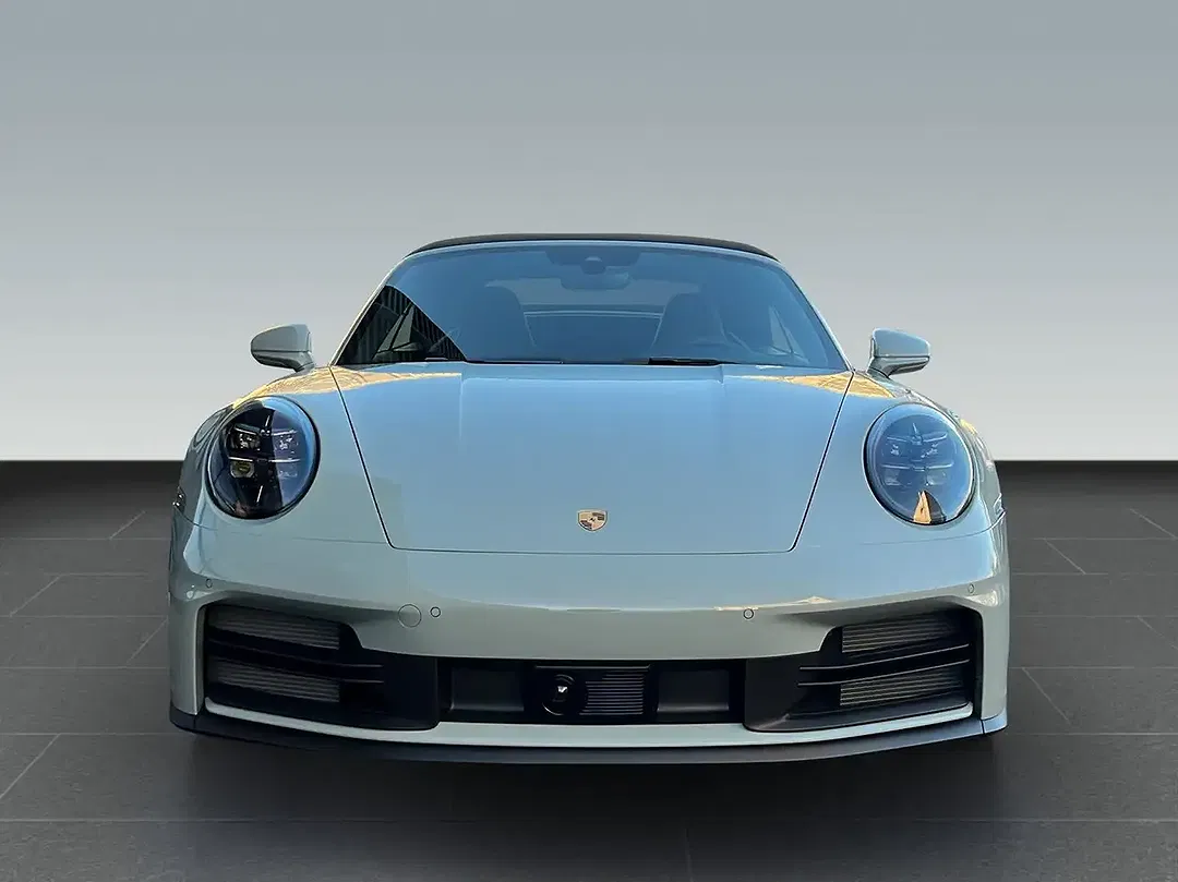 Porsche 992 Carrera 4S Cabriolet - Thumbnail 6