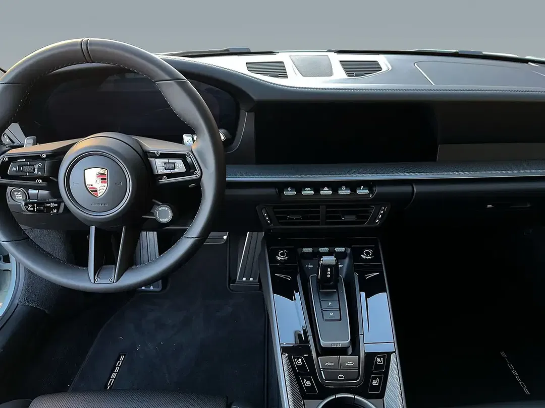 Porsche 992 Carrera 4S Cabriolet - Thumbnail 9