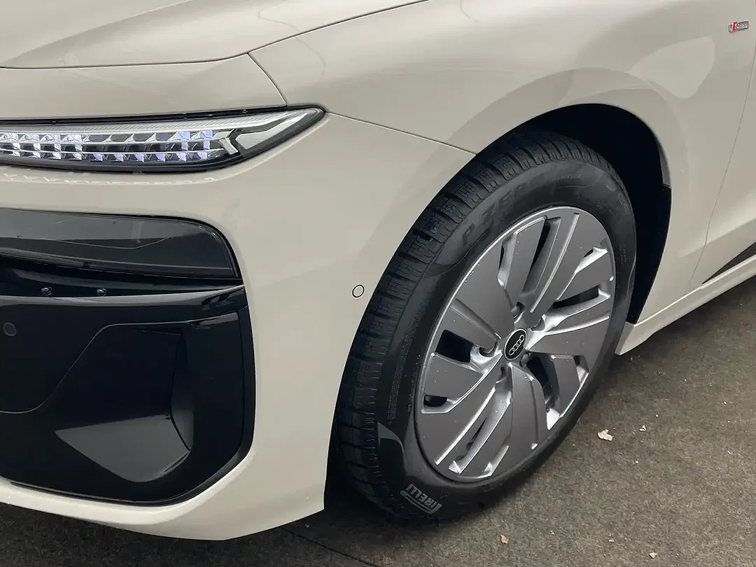 Audi A6 e-tron Avant plus - Thumbnail 5
