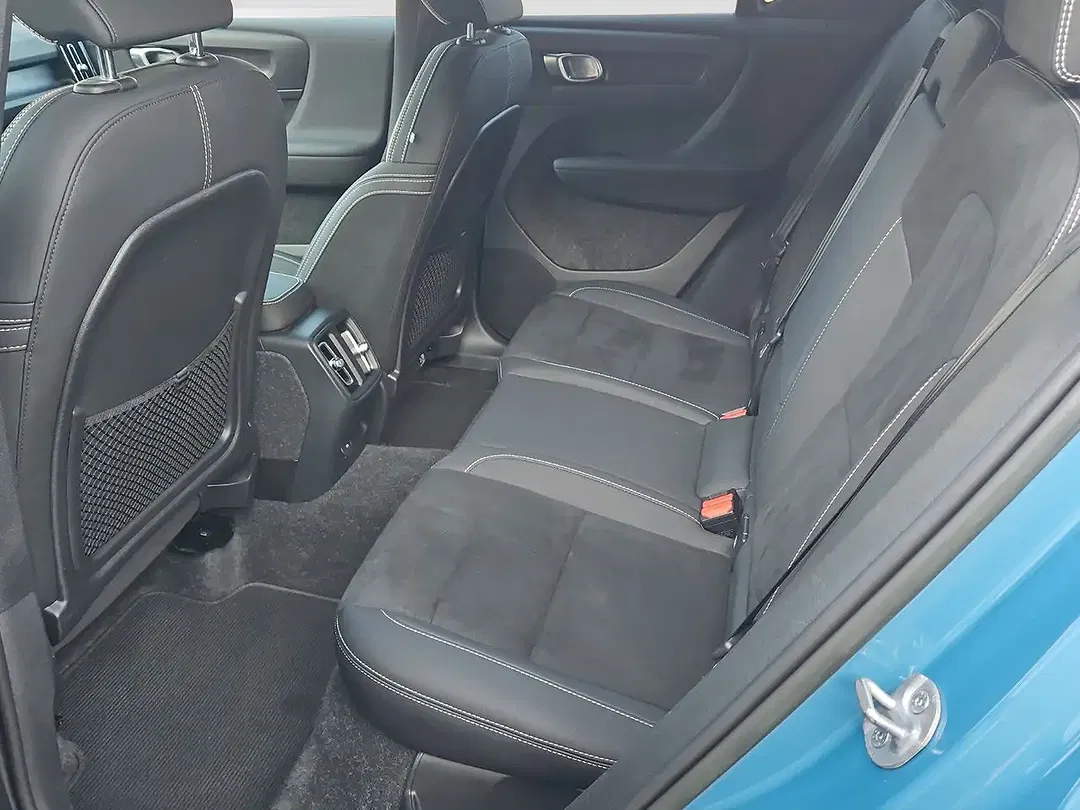 Volvo EX40 Plus - Thumbnail 10