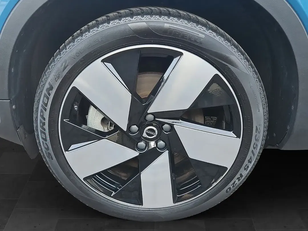 Volvo EX40 Plus - Thumbnail 16