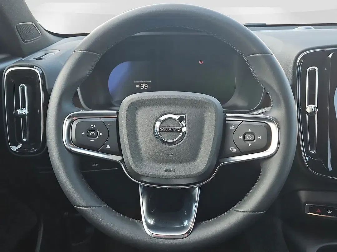 Volvo EX40 Plus - Thumbnail 8