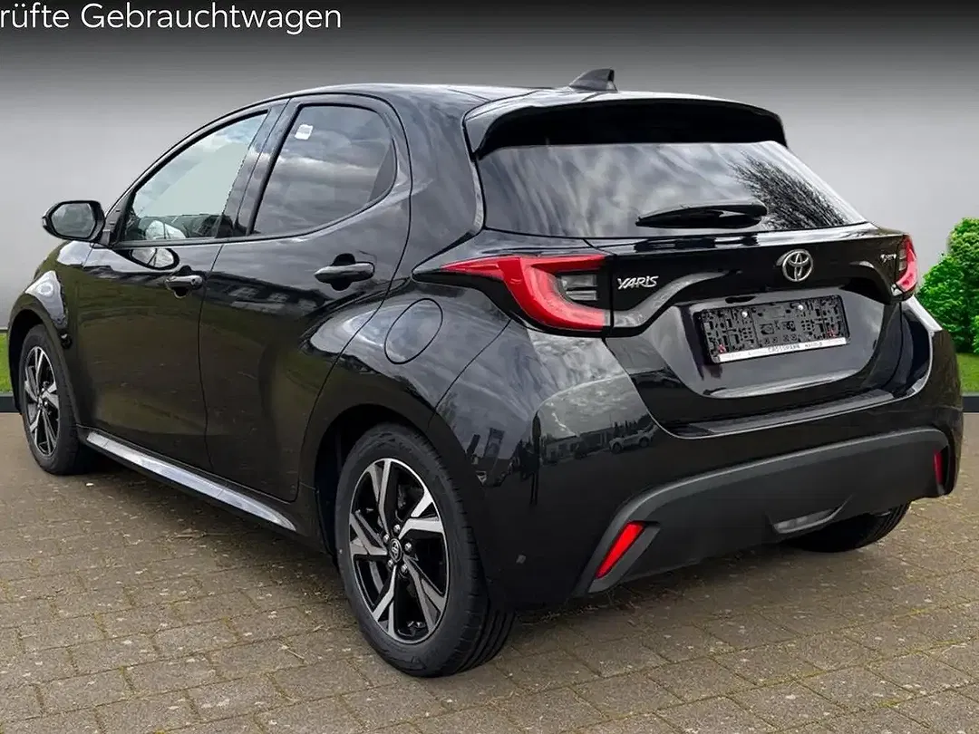 Toyota Yaris Hybrid - foto 2