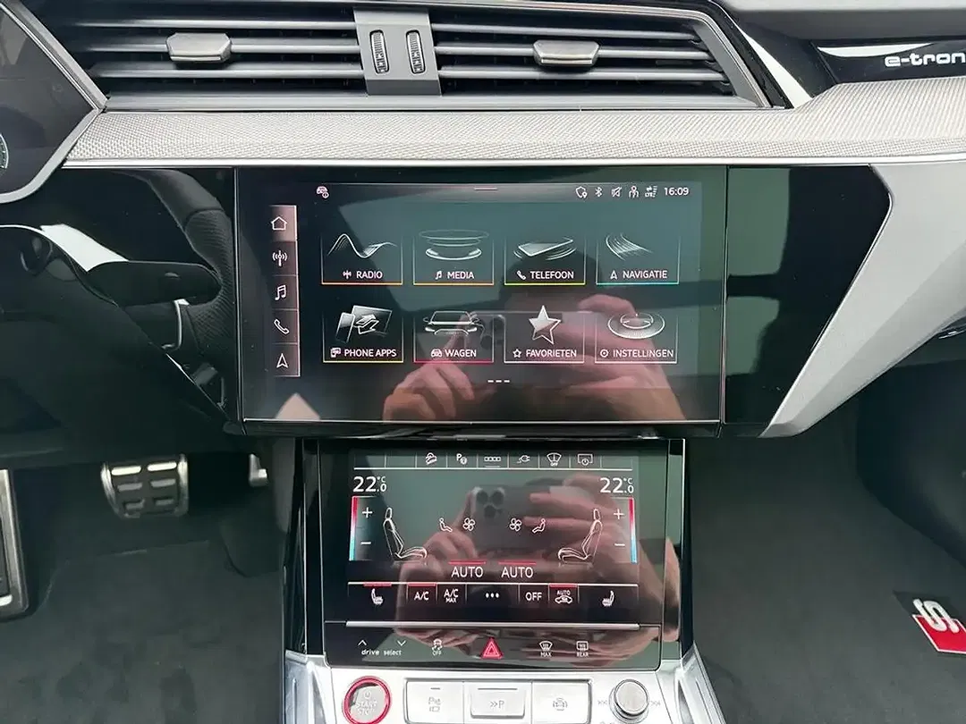 Audi SQ8 e-tron quattro - Thumbnail 12