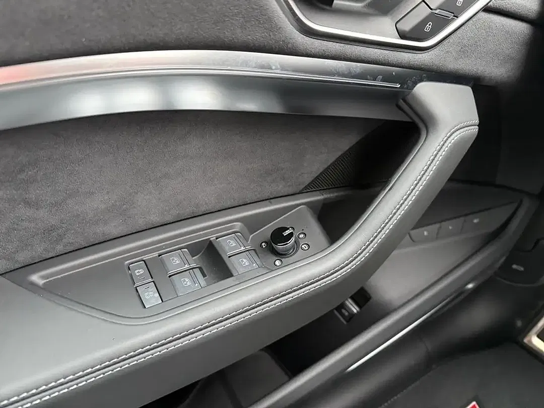 Audi SQ8 e-tron quattro - foto 14