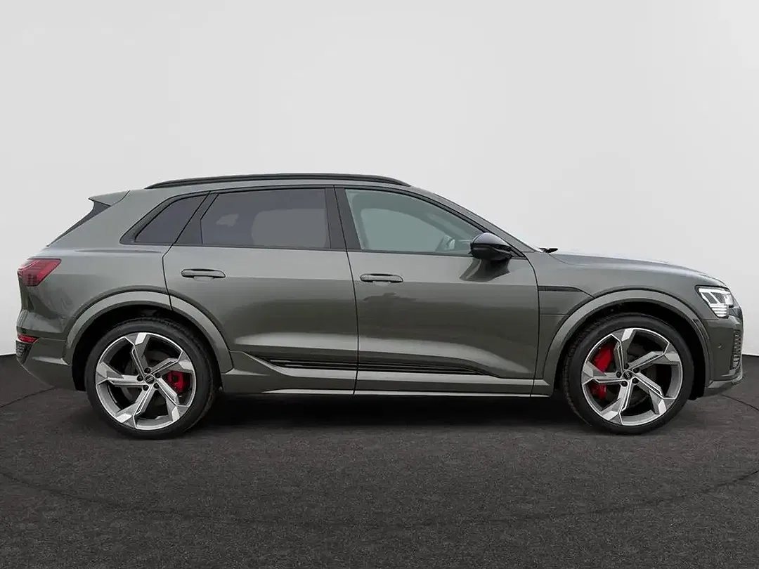 Audi SQ8 e-tron quattro - Thumbnail 6