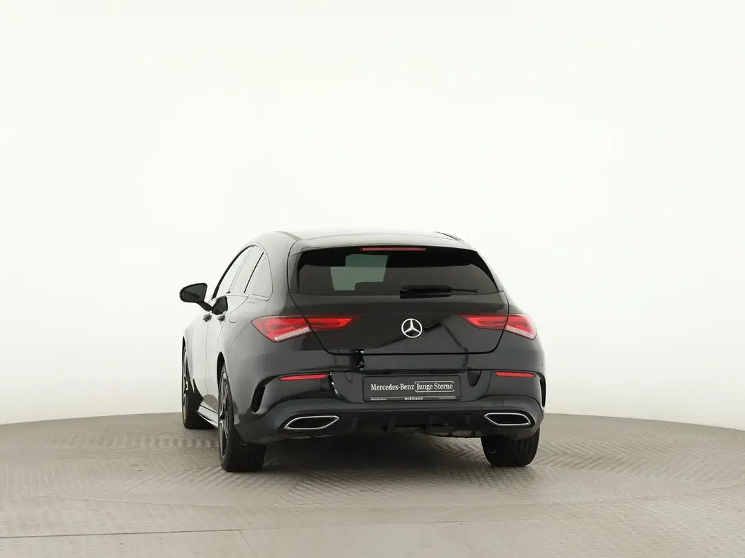 Mercedes-Benz CLA 200 AMG Line - Thumbnail 4