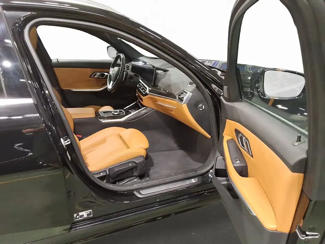 BMW 320 - Thumbnail 5